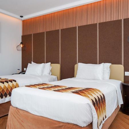 Cambridge Hotel Medan Dış mekan fotoğraf