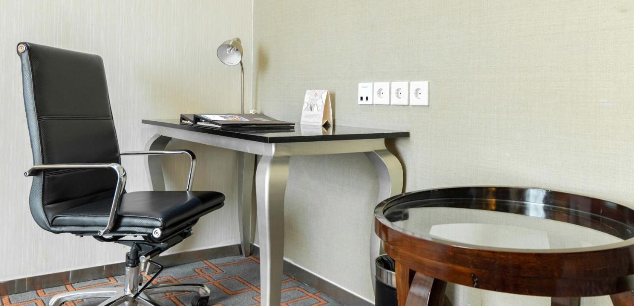 Cambridge Hotel Medan Dış mekan fotoğraf