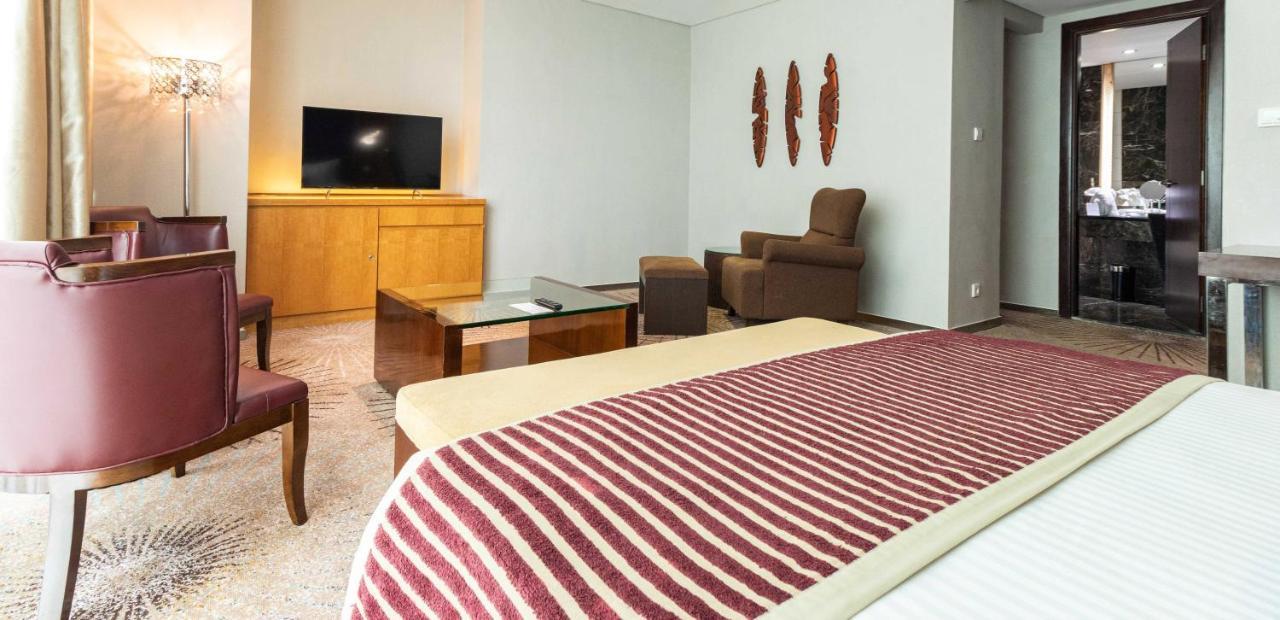 Cambridge Hotel Medan Dış mekan fotoğraf