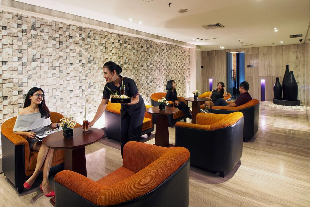 Cambridge Hotel Medan Dış mekan fotoğraf