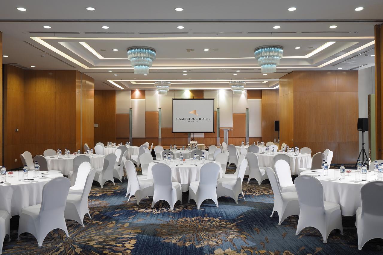 Cambridge Hotel Medan Dış mekan fotoğraf